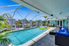 Waterfront Luxury Villa with Heated Pool, Deck, BBQ